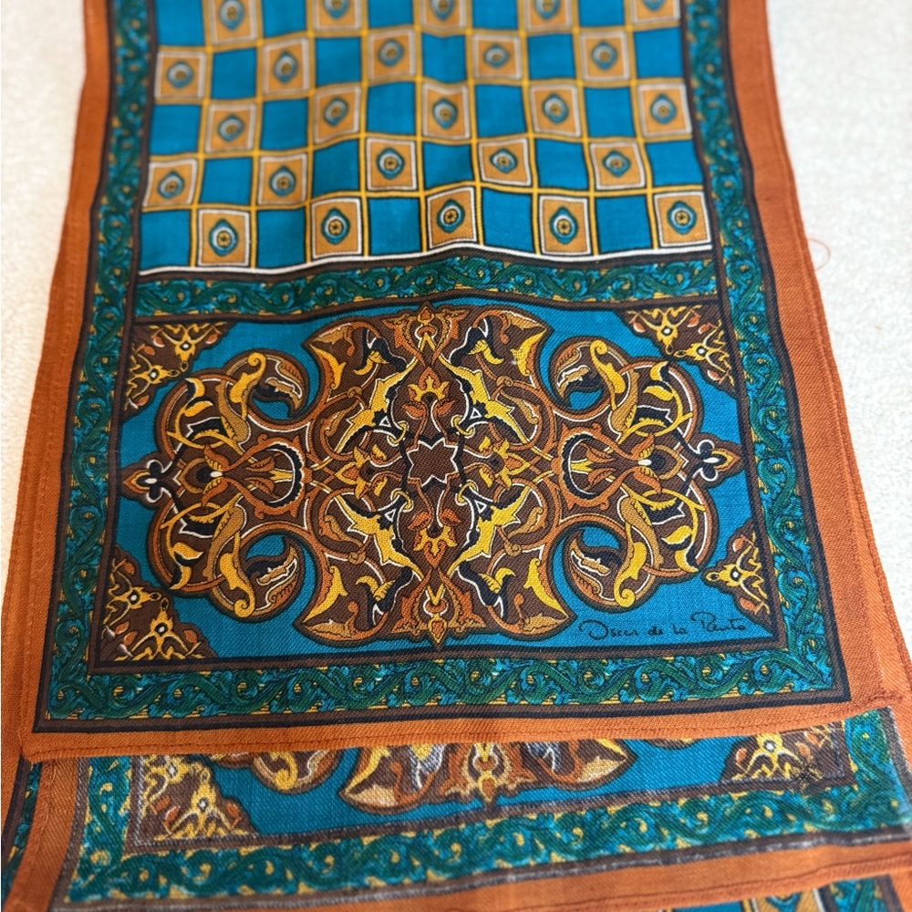 Perfect condition Oscar de la renta scarf